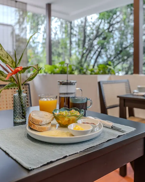 Desayuno continental · Casa Lúmina