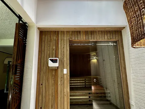 Entrada al sauna seco de Lúmina Spa